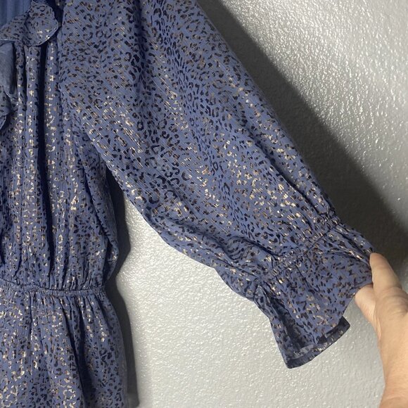 Entro Top Ladies Blue w/ Metallic Gold Leopard 3/4 Sleeves Ruffled V Neck - Picture 3 of 13